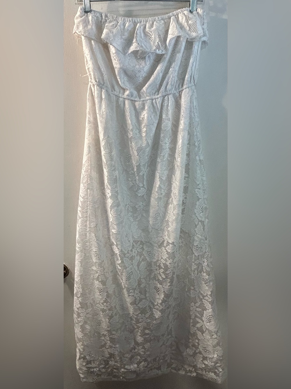 Trixxi White Lace Off-Shoulder strapless Maxi Dress
Size L